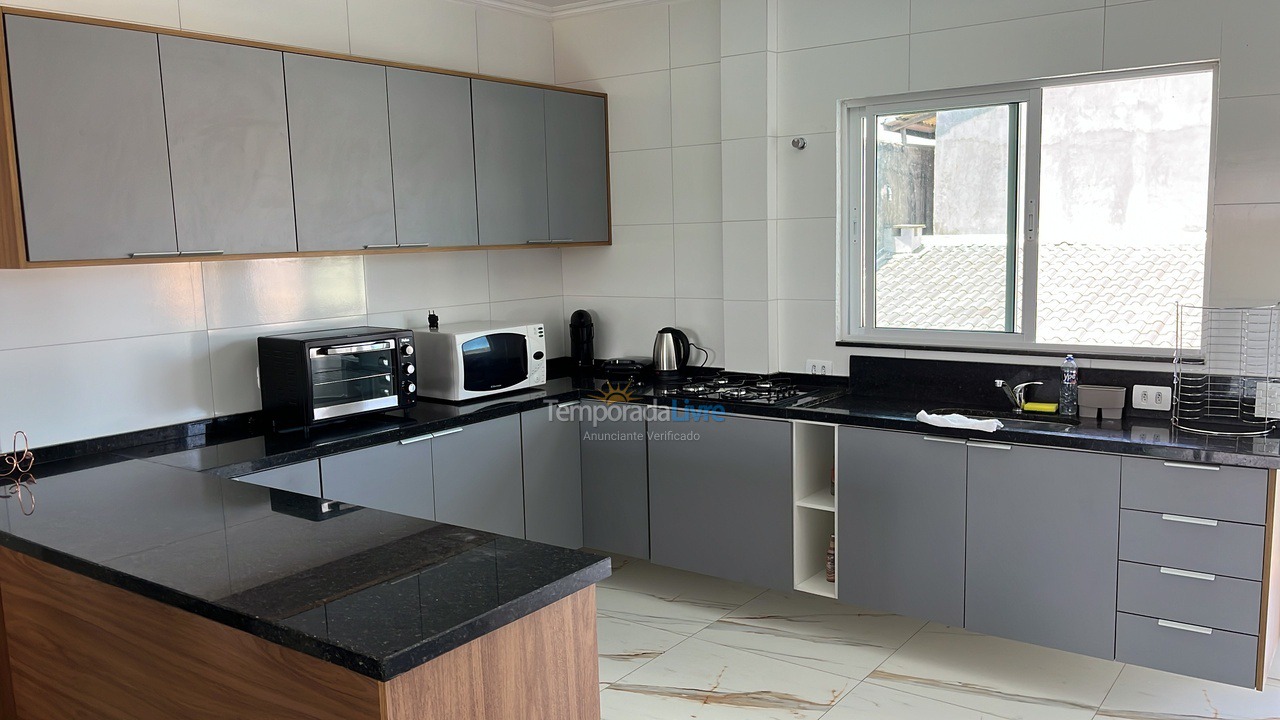 Casa para aluguel de temporada em Matinhos (Balneário Guacyara Costa Azul)