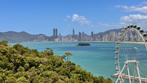 Panoramic View • Ferris Wheel • Gourmet Balcony • Clubhouse • 2 Parking Spaces