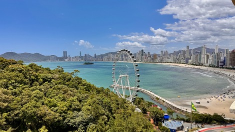 Panoramic View • Ferris Wheel • Gourmet Balcony • Clubhouse • 2 Parking Spaces