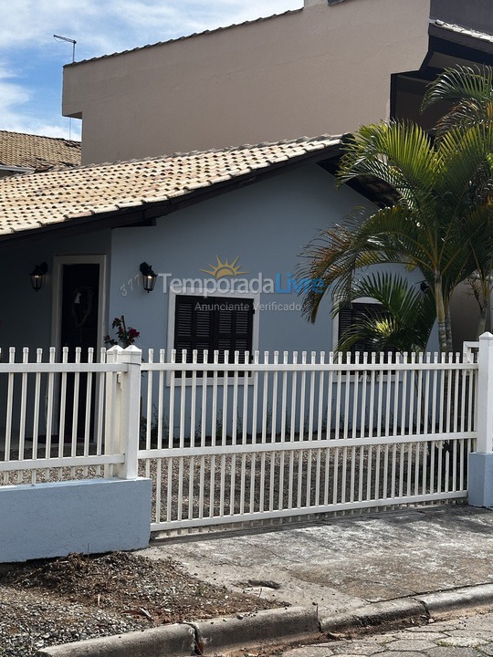 Casa para alquiler de vacaciones em São Francisco do Sul (Prainha)