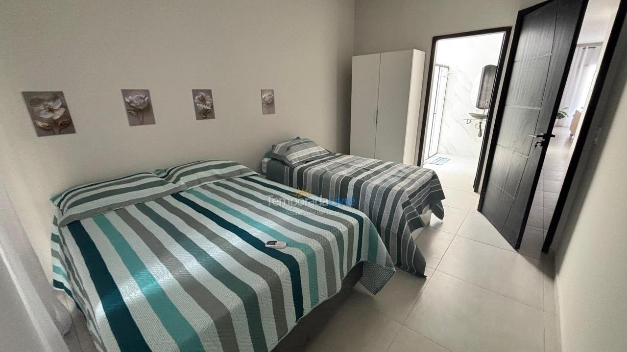 Casa para aluguel de temporada em Guaratuba (Balneário Eliane)