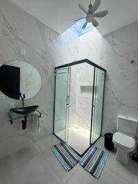 Casa Maravilhosa em Guaratuba, com piscina, suite e ar condicionado.