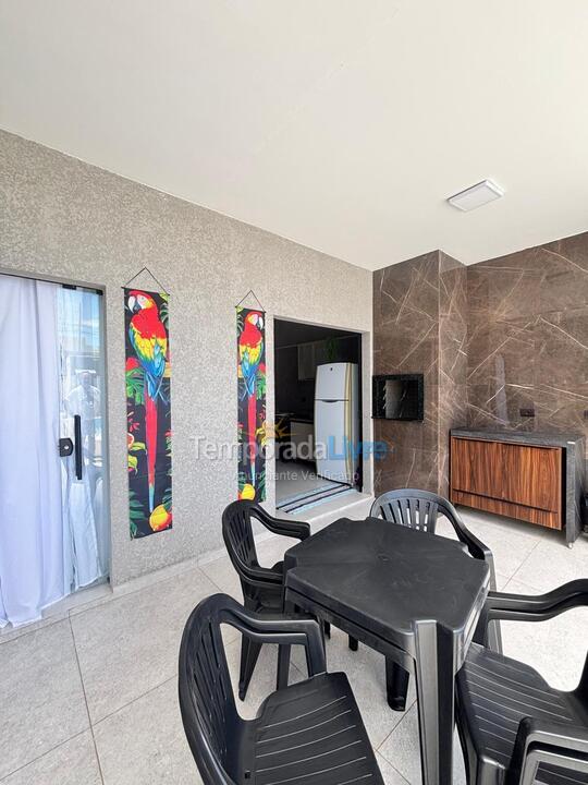 Casa para aluguel de temporada em Guaratuba (Balneário Eliane)