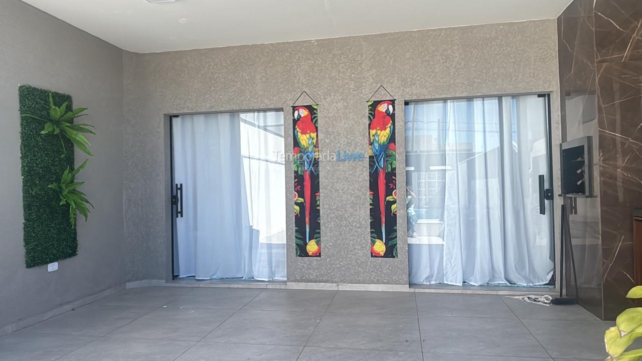 Casa para aluguel de temporada em Guaratuba (Balneário Eliane)