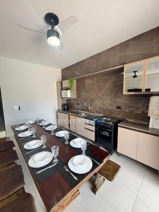 Casa para aluguel de temporada em Guaratuba (Balneário Eliane)