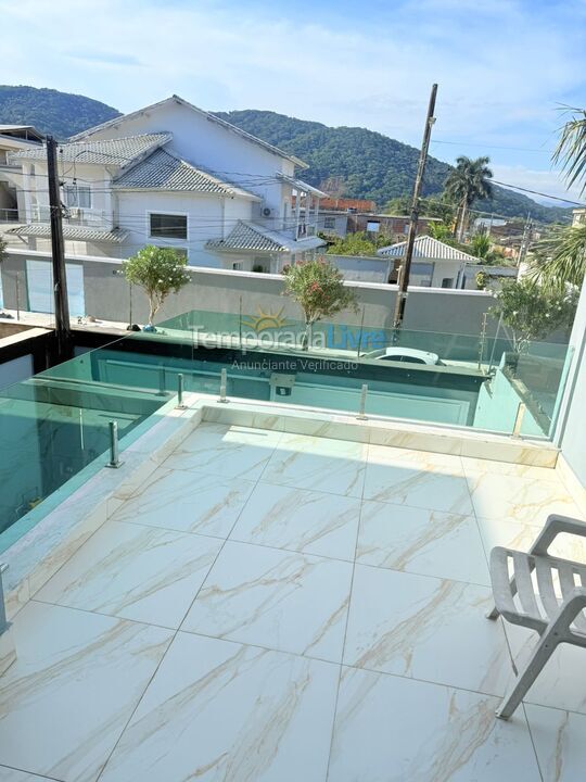 Casa para alquiler de vacaciones em Guarujá (Jardim Virgínia)