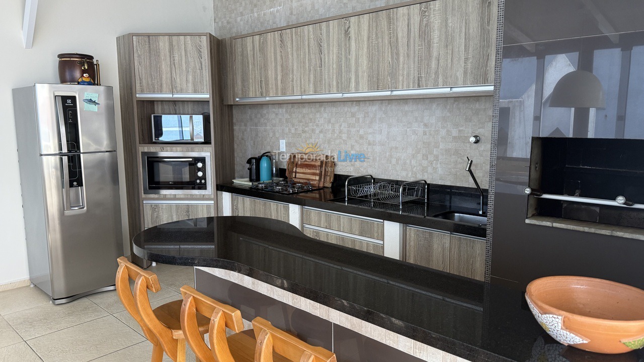 Apartamento para aluguel de temporada em Itapema (Meia Praia)