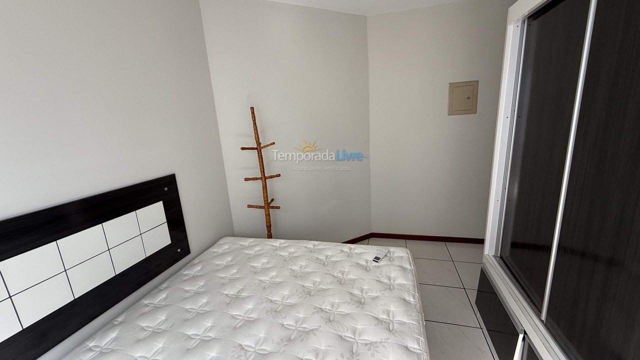 Apartamento para aluguel de temporada em Itapema (Meia Praia)