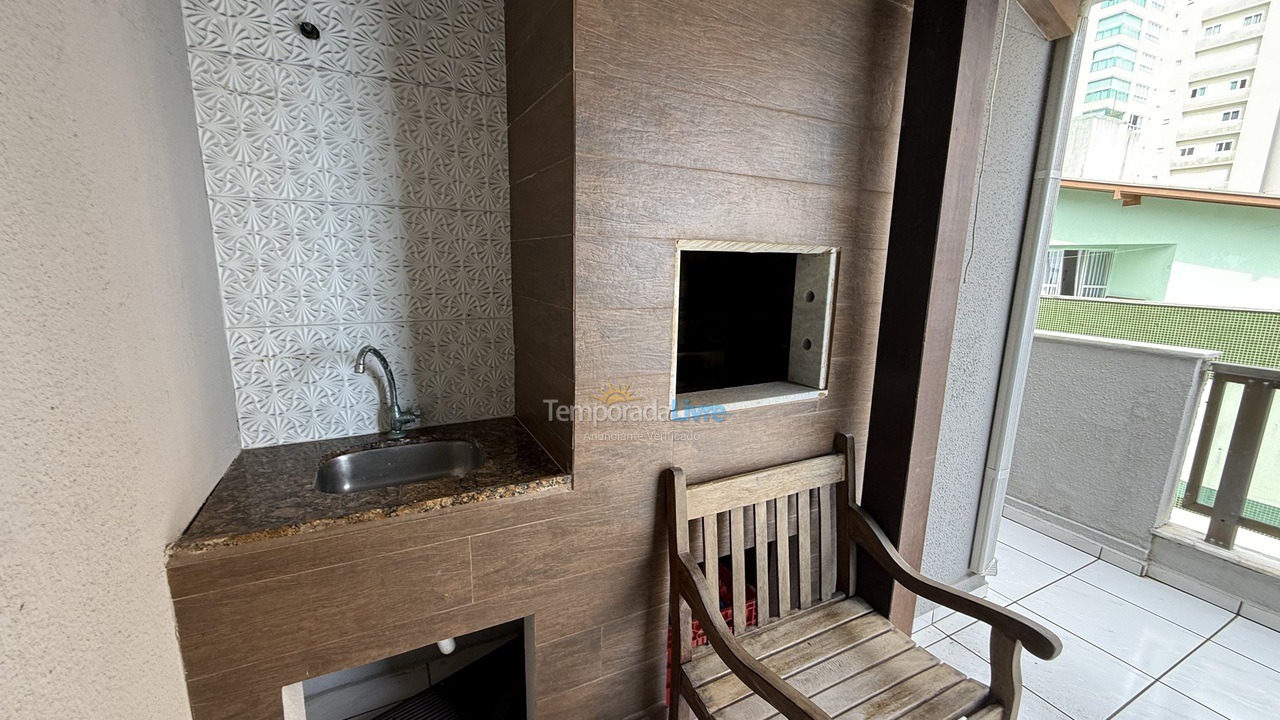 Apartamento para aluguel de temporada em Itapema (Meia Praia)