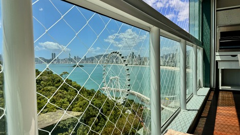 Panoramic View • Ferris Wheel • Gourmet Balcony • Clubhouse • 2 Parking Spaces