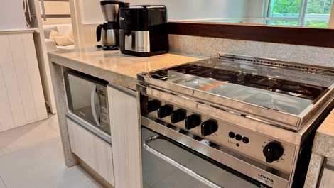 Panoramic View • Ferris Wheel • Gourmet Balcony • Clubhouse • 2 Parking Spaces