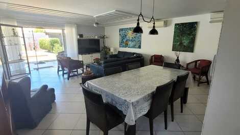 Come and enjoy the paradise of Búzios with your family. YOU DESERVE IT!