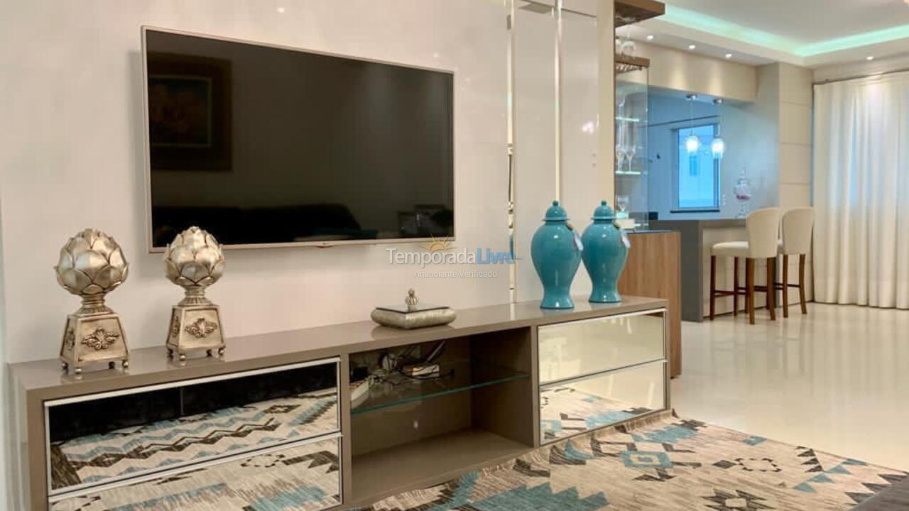 Apartamento para aluguel de temporada em Itapema (Meia Praia)