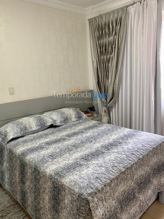 Apartamento para aluguel de temporada em Itapema (Meia Praia)