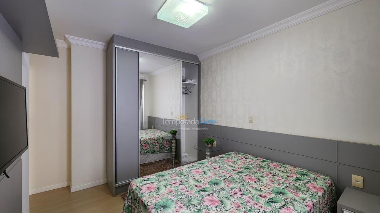 Apartamento para aluguel de temporada em Itapema (Meia Praia)