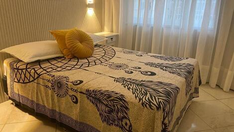 TRIPLEX - 03 APTS NA ENSEADA - 350M DO MAR (6, 6 e 8 PESSOAS)