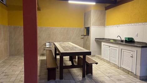 TRIPLEX - 03 APTS NA ENSEADA - 350M DO MAR (6, 6 e 8 PESSOAS)