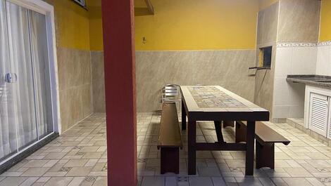 TRIPLEX - 03 APTS NA ENSEADA - 350M DO MAR (6, 6 e 8 PESSOAS)