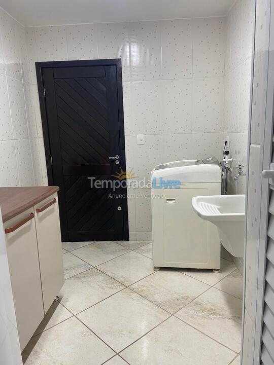 Casa para aluguel de temporada em São Francisco do Sul (Enseada)