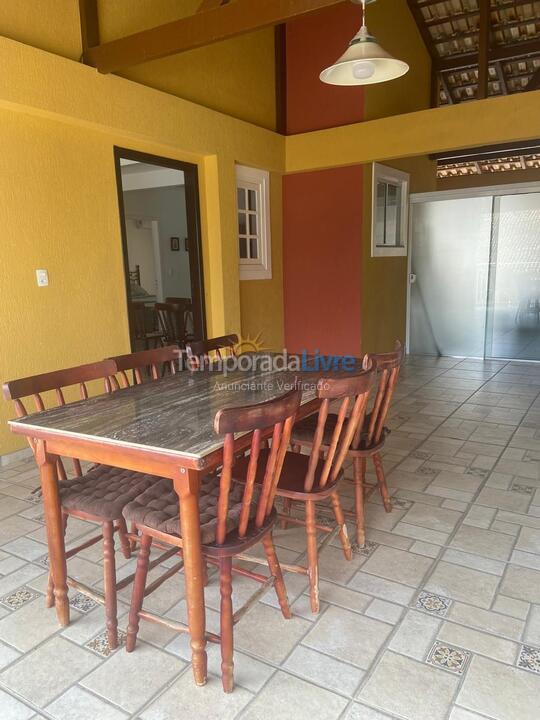 Casa para aluguel de temporada em São Francisco do Sul (Enseada)