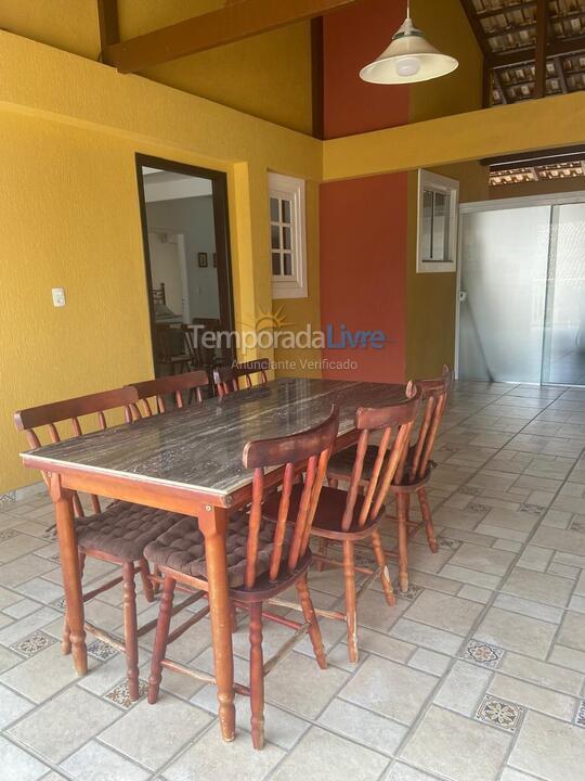 Casa para aluguel de temporada em São Francisco do Sul (Enseada)