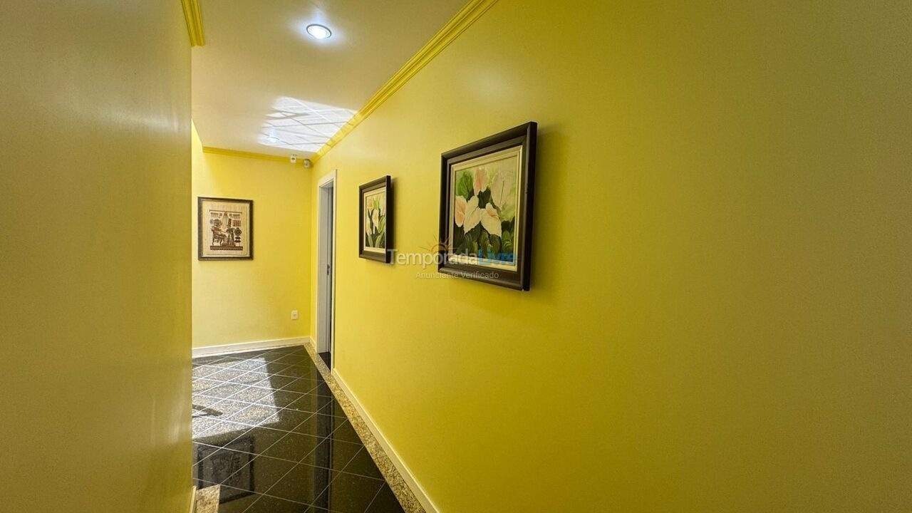 Casa para aluguel de temporada em Governador Celso Ramos (Praia de Palmas)