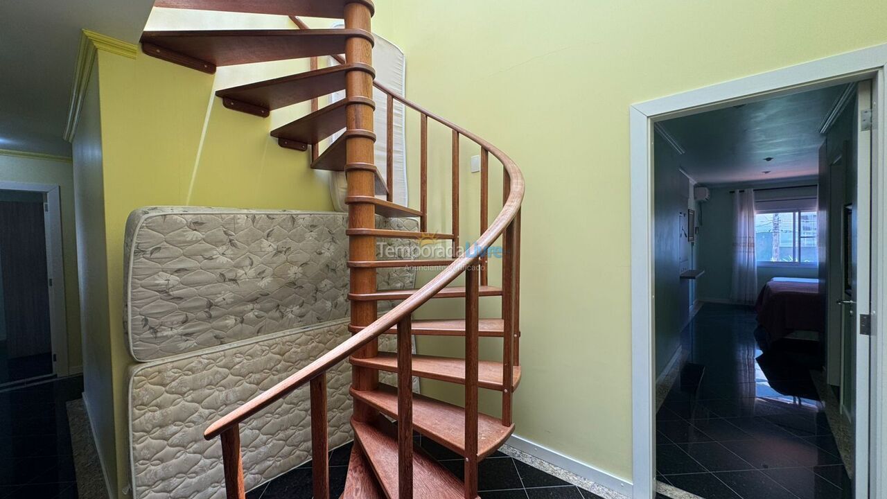 Casa para aluguel de temporada em Governador Celso Ramos (Praia de Palmas)