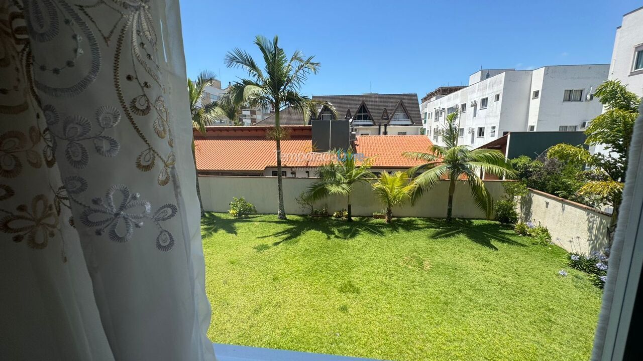 Casa para aluguel de temporada em Governador Celso Ramos (Praia de Palmas)
