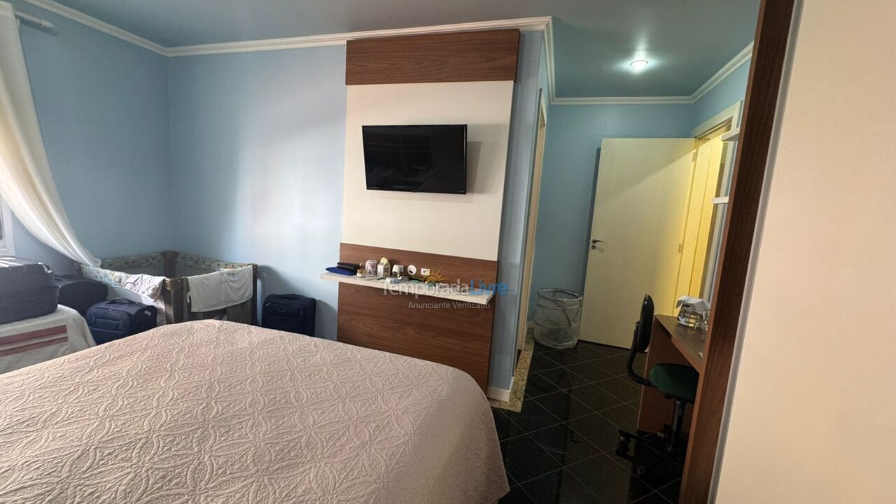 Casa para aluguel de temporada em Governador Celso Ramos (Praia de Palmas)