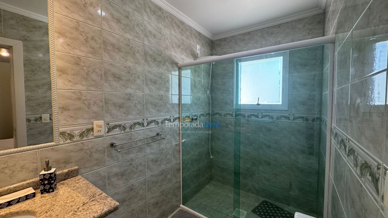 Casa para aluguel de temporada em Governador Celso Ramos (Praia de Palmas)