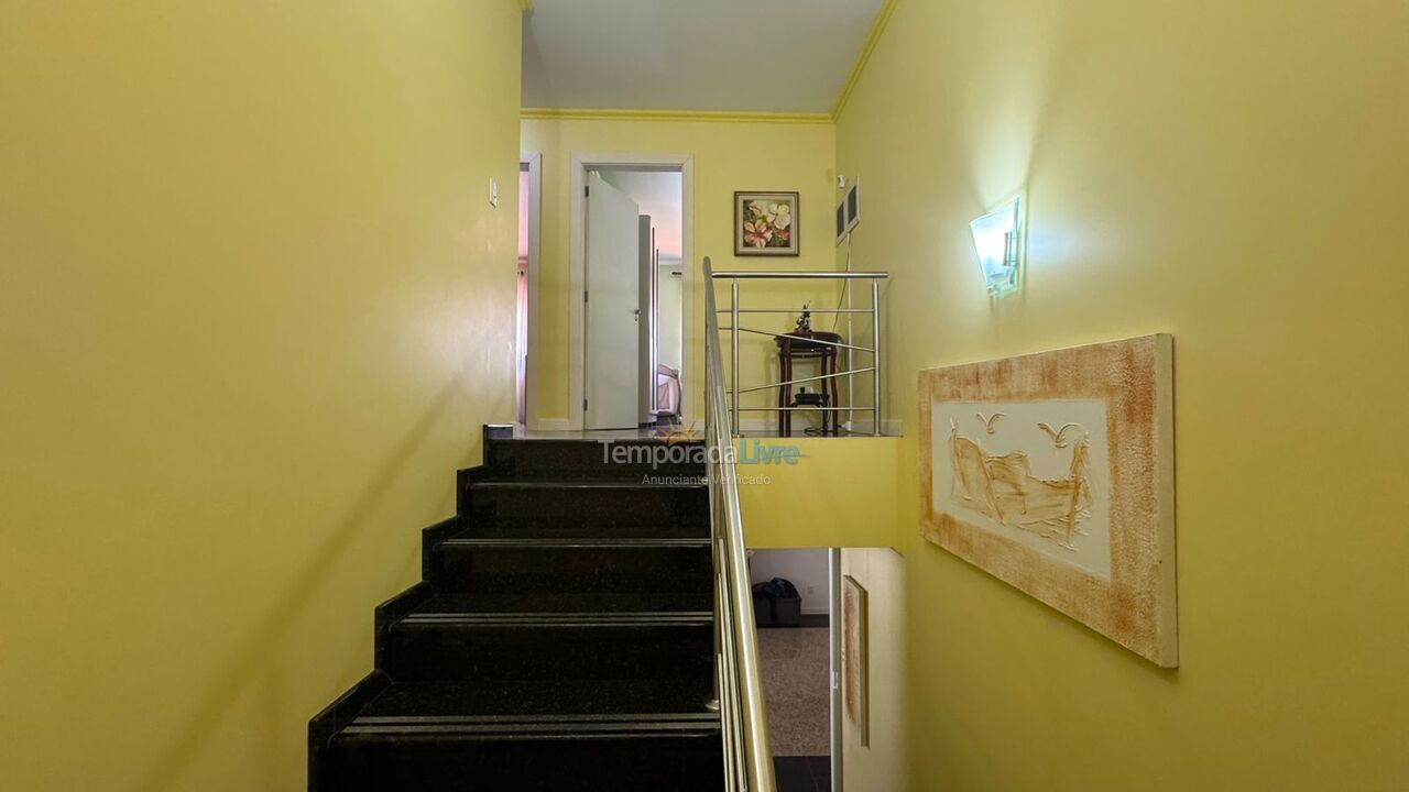 Casa para aluguel de temporada em Governador Celso Ramos (Praia de Palmas)