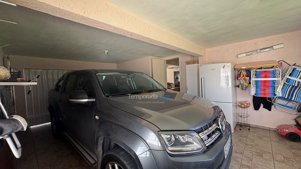 Casa para aluguel de temporada em Governador Celso Ramos (Praia de Palmas)