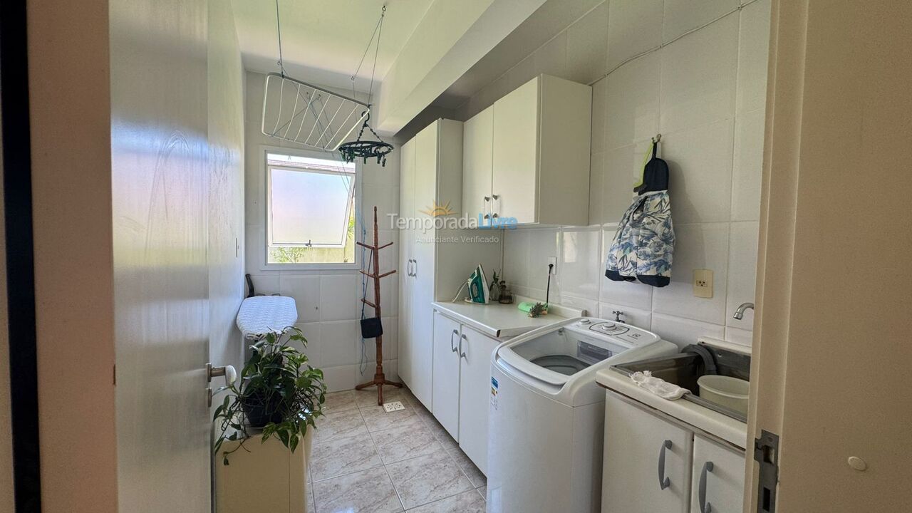 Casa para aluguel de temporada em Governador Celso Ramos (Praia de Palmas)