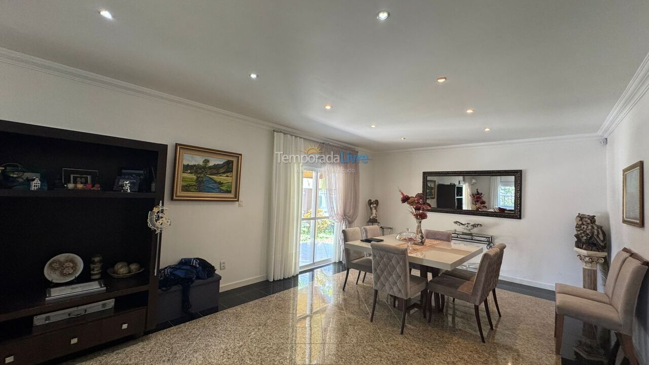 Casa para aluguel de temporada em Governador Celso Ramos (Praia de Palmas)