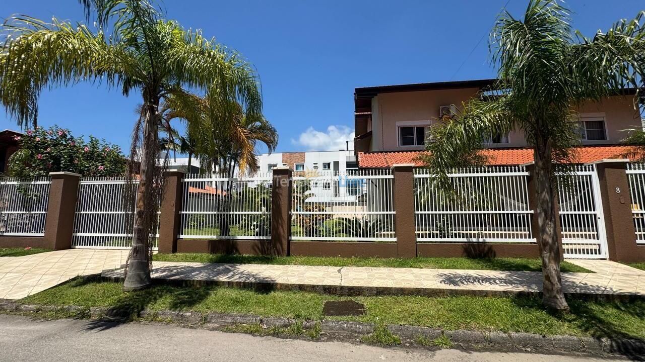 Casa para aluguel de temporada em Governador Celso Ramos (Praia de Palmas)