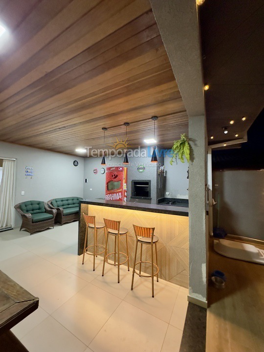 Casa para aluguel de temporada em Matinhos (Caiobá)