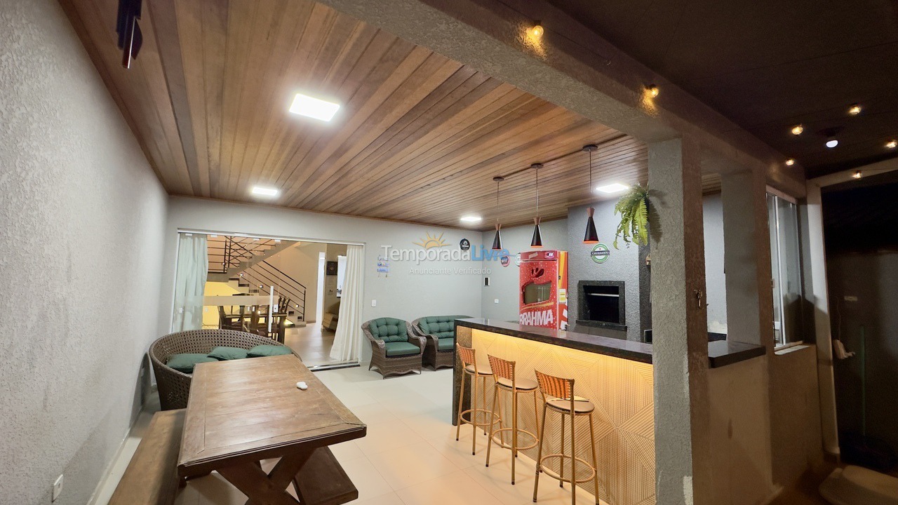 Casa para aluguel de temporada em Matinhos (Caiobá)