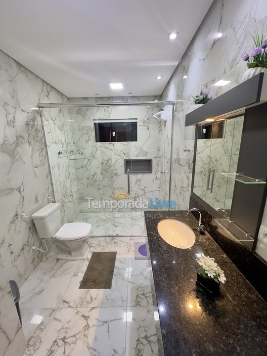 Casa para aluguel de temporada em Matinhos (Caiobá)