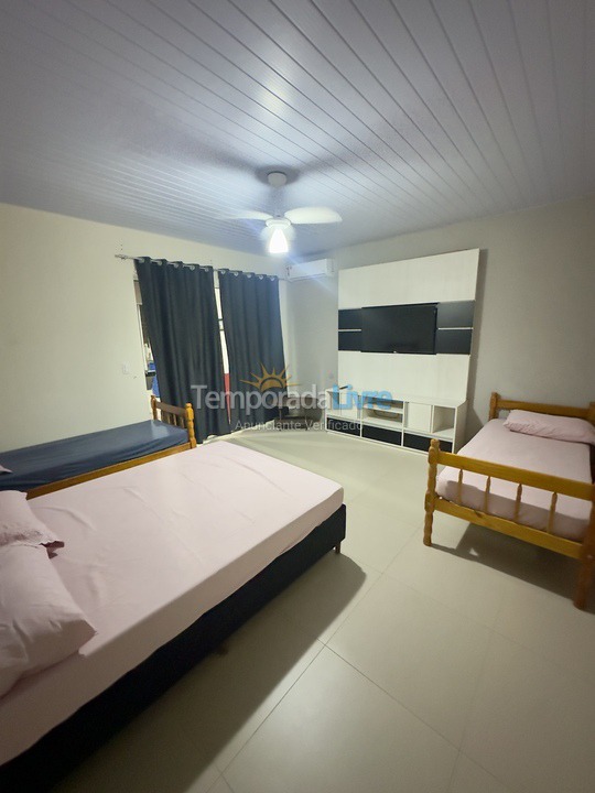 Casa para aluguel de temporada em Matinhos (Caiobá)