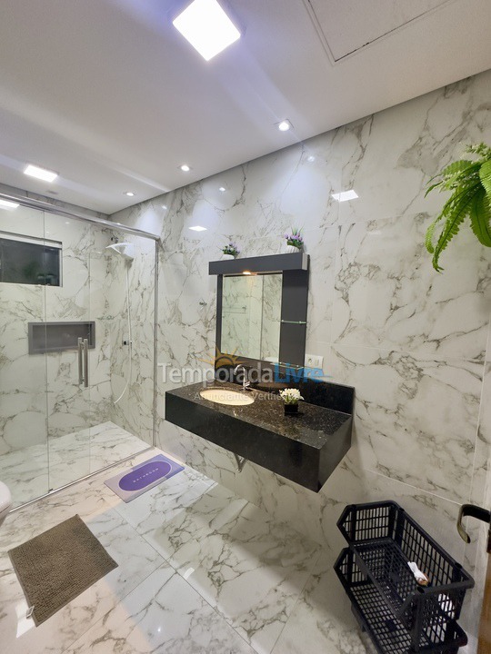 Casa para aluguel de temporada em Matinhos (Caiobá)