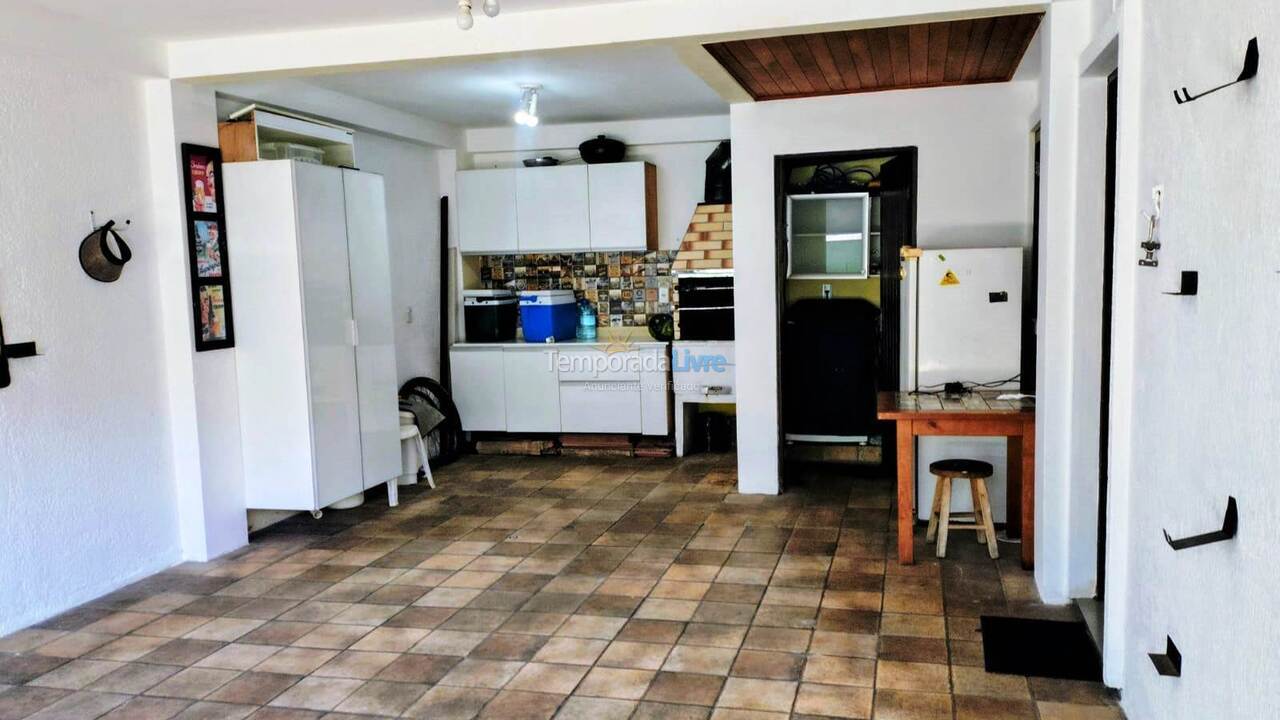 Casa para aluguel de temporada em Florianopolis (Praia dos Ingleses)
