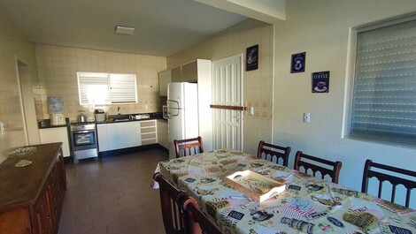 Casa de 4 habitaciones, a 60 metros del mar en CTG, aire acondicionado, wifi.