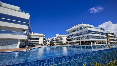 Apto Luxuoso com 3 dormitórios e vista panorâmica do mar.