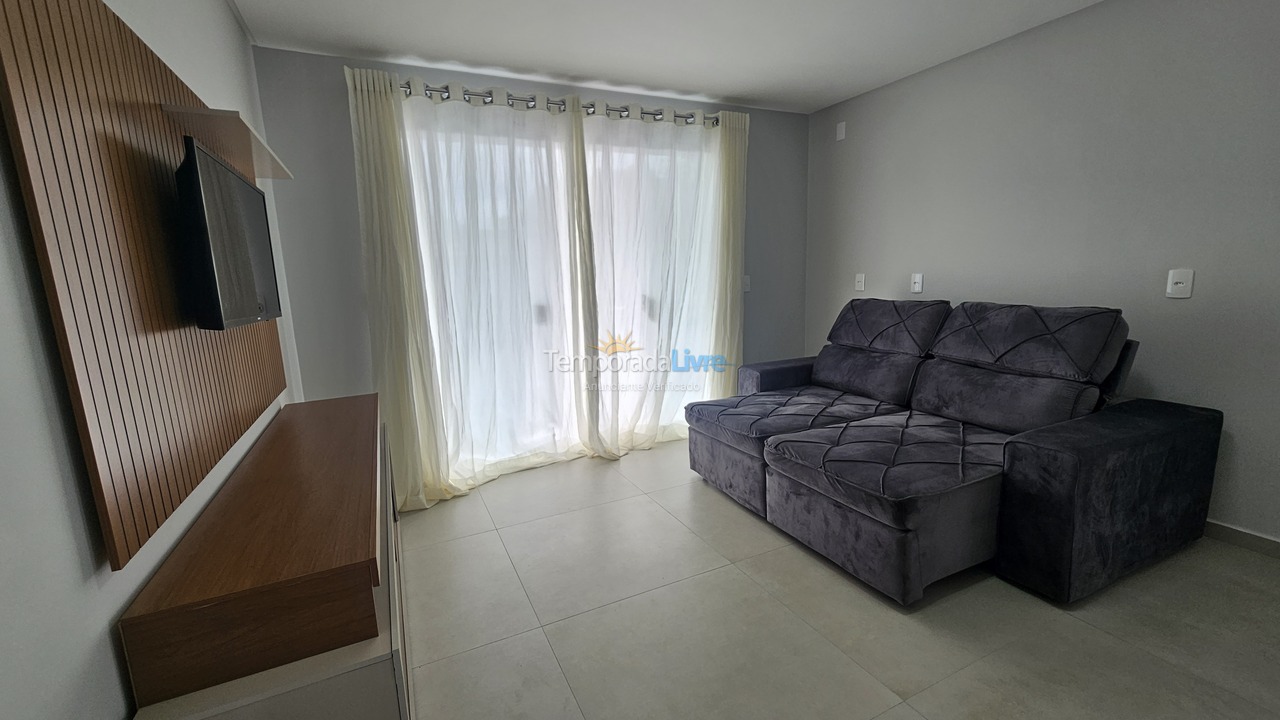 Casa para aluguel de temporada em Bombinhas (Praia de Zimbros)