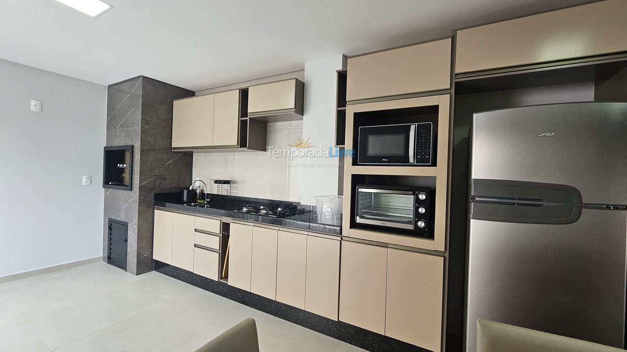 Casa para aluguel de temporada em Bombinhas (Praia de Zimbros)