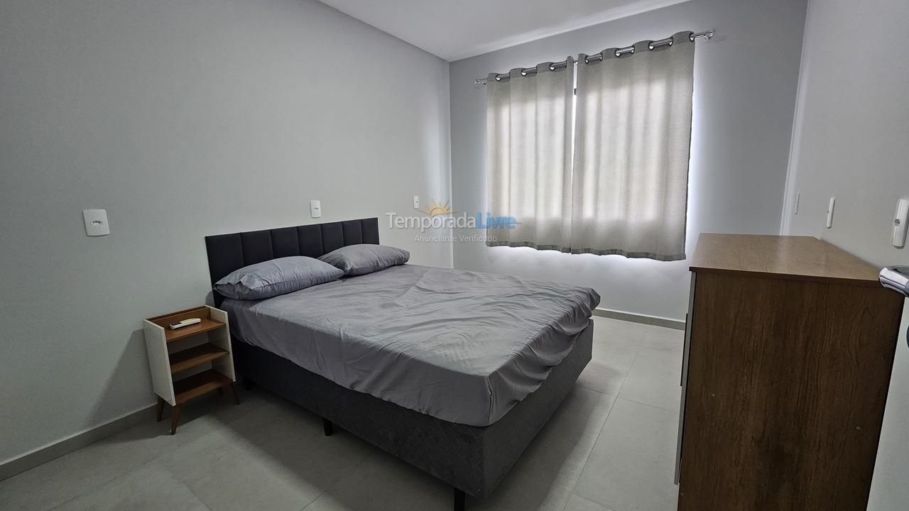 Casa para aluguel de temporada em Bombinhas (Praia de Zimbros)