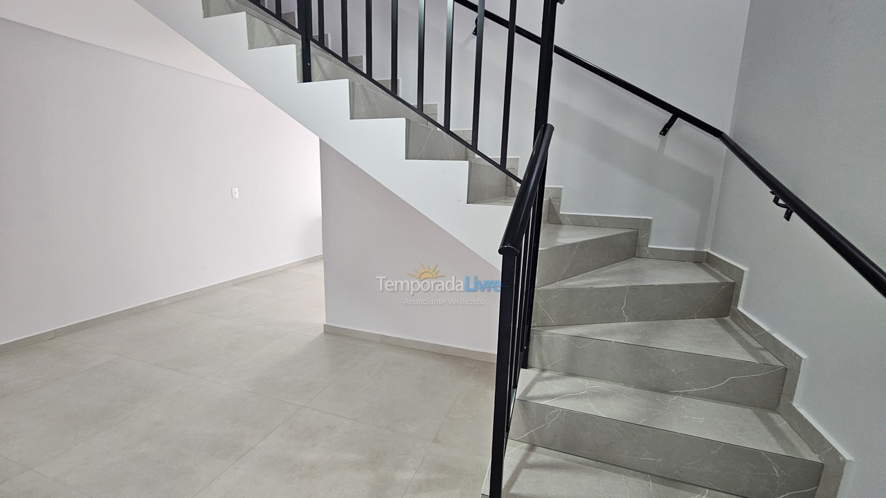 Casa para aluguel de temporada em Bombinhas (Praia de Zimbros)