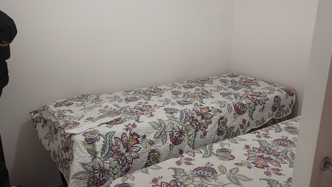 I rent a beautiful apartment for short-term stays.