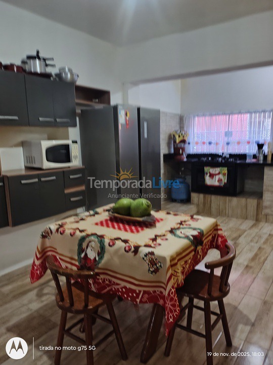 House for vacation rental in Caraguatatuba (Praia da Cocanha)