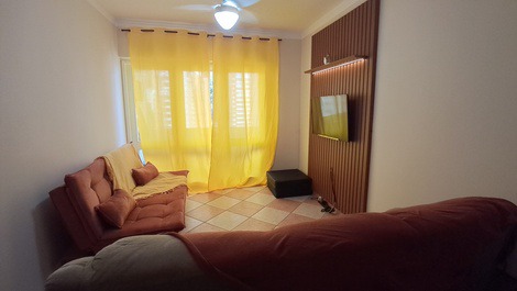 Apartment on Pitangueiras beach with beach service and parking space.